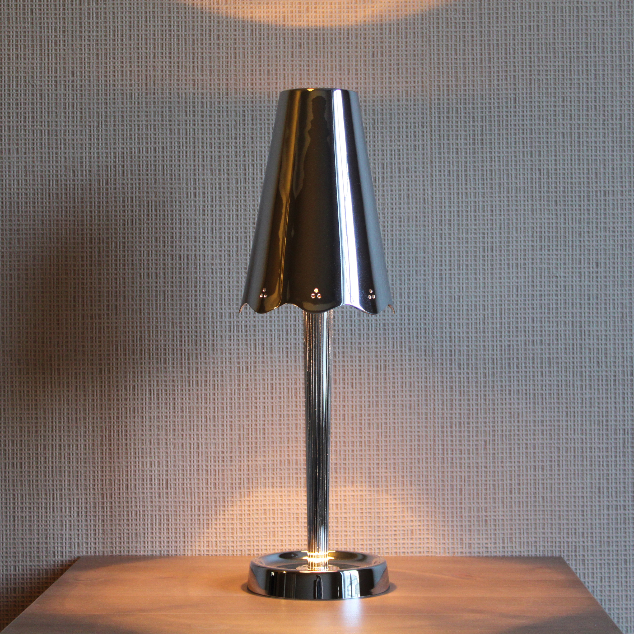 Lampe "1961" en laiton chromé brillant