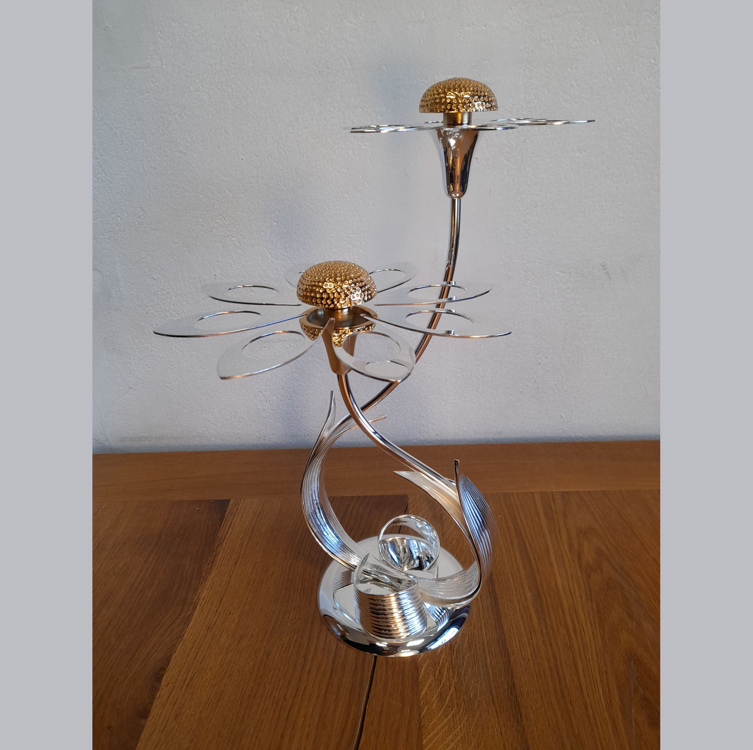 Présentoir à mignardises "floral" en métal argenté et doré - Design Richard Lauret