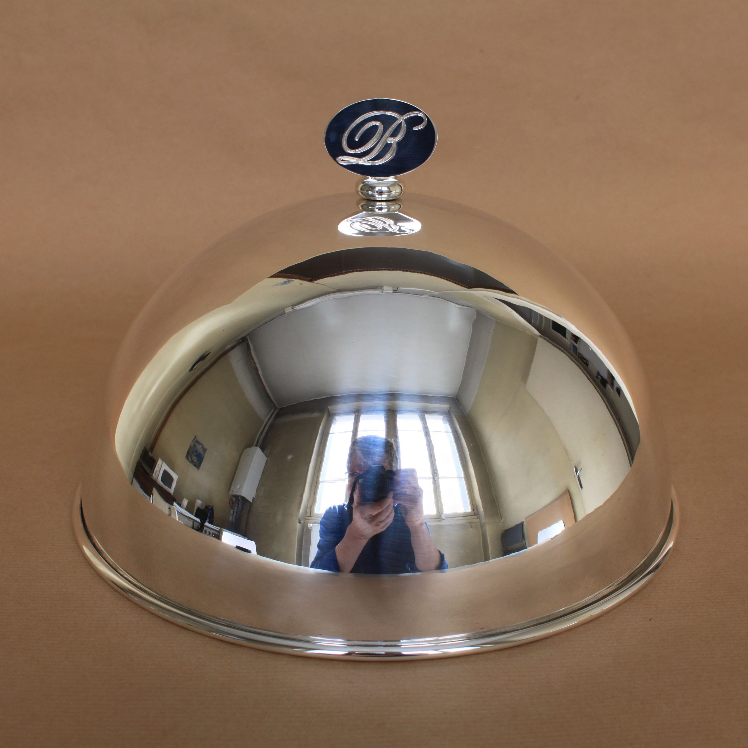 Cloche en métal argenté pour "La Mère Brazier" - Lyon