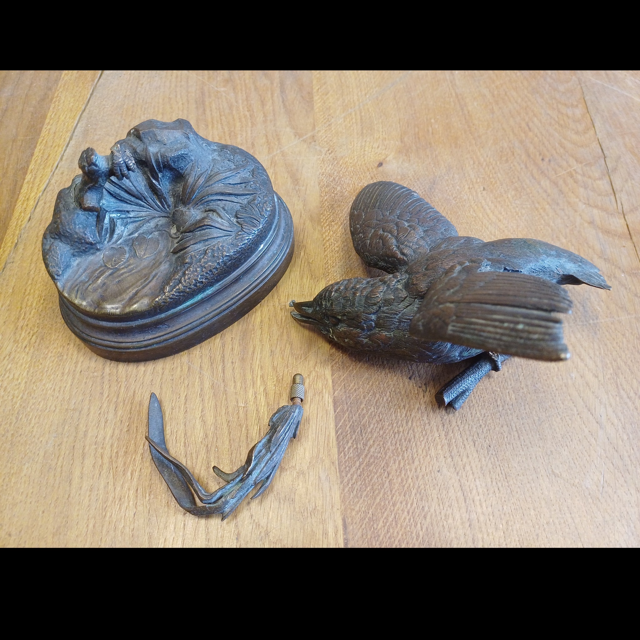 Petit bronze "Martin pêcheur" par A. Dubucand avant restauration - Collection particulière