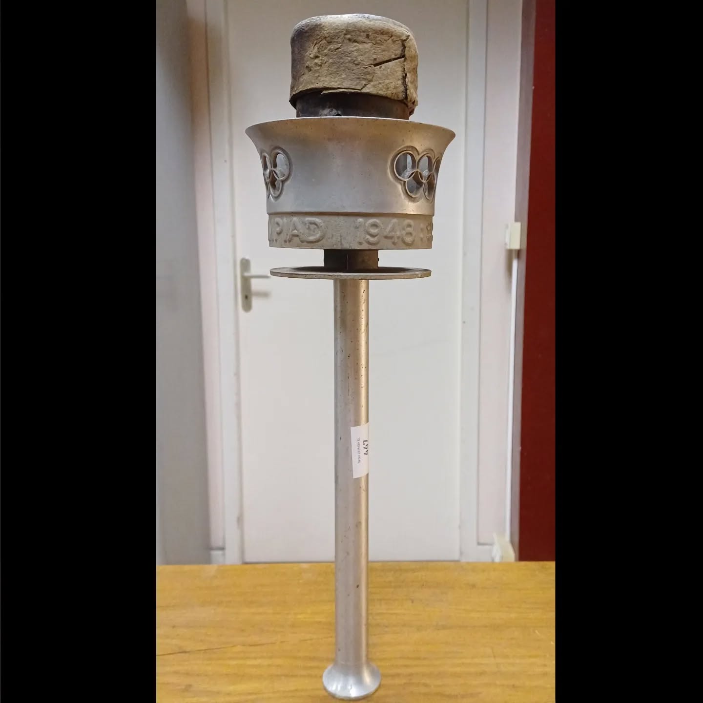 Torche olympique en aluminium des jeux de Londres de 1948, avant restauration - Collection particulière